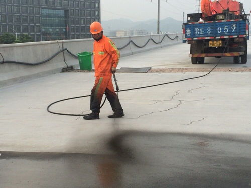 路橋防水涂料噴涂機(jī)在橋面防水施工與涂裝工程中的應(yīng)用